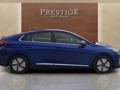 Used 2022 Hyundai Ioniq SE image 39