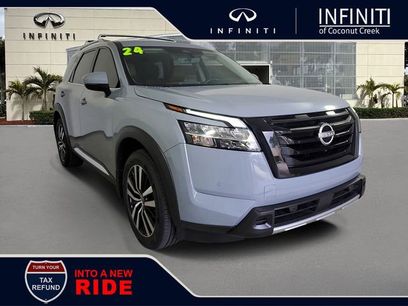 Used 2024 Nissan Pathfinder Platinum w/ Black Appearance Package