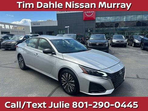 Used 2024 Nissan Altima 2.5 SV FWD image 1