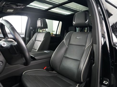 Used 2023 Cadillac Escalade ESV Sport w/ LPO, ONYX Package AWD/4WD image 30