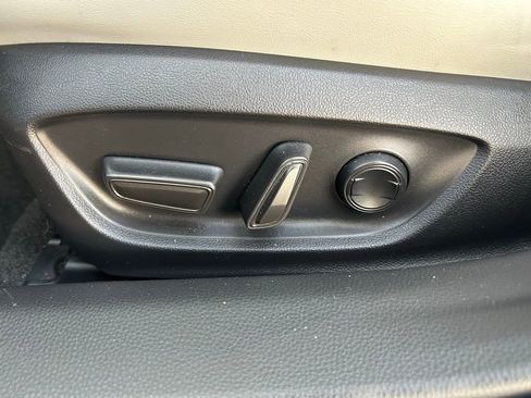 Used 2024 Toyota Prius XLE image 16