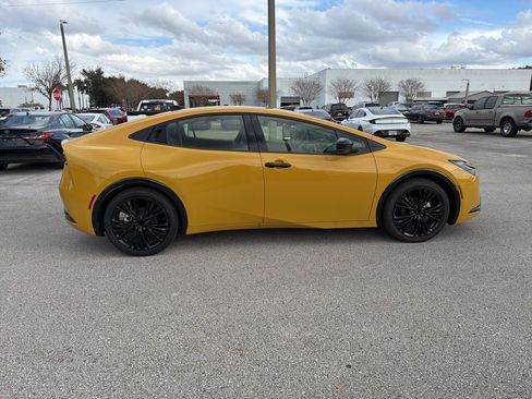 Used 2025 Toyota Prius XLE image 6