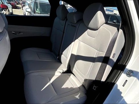 New 2025 Hyundai Tucson SE image 10