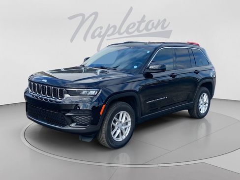 Used 2025 Jeep Grand Cherokee Laredo X w/ Luxury Tech Group I RWD image 1