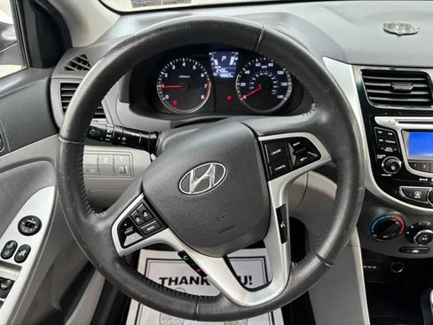 Used 2013 Hyundai Accent SE FWD image 18