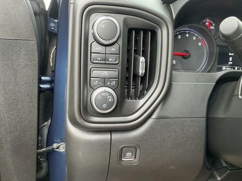 Used 2021 GMC Sierra 1500 4x4 Crew Cab w/ Sierra Value Package image 20
