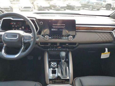 New 2026 GMC Canyon Denali image 14