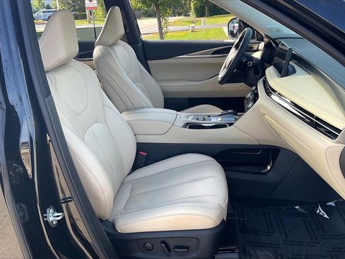 Certified 2025 INFINITI QX60 Luxe image 30