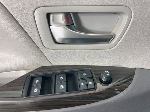 Used 2020 Toyota Sienna XLE image 26