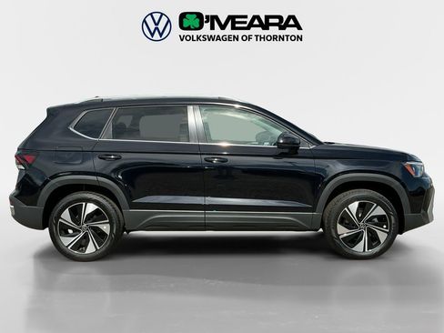 New 2025 Volkswagen Taos SE image 6