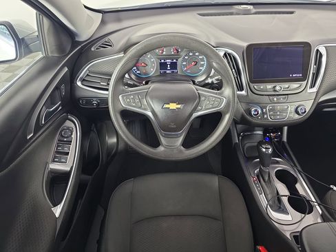 Used 2020 Chevrolet Malibu LT FWD image 12