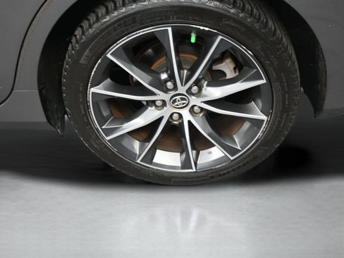 Used 2015 Toyota Camry XSE w/ Moonroof Package image 37