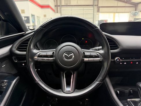 Used 2020 MAZDA MAZDA3 Hatchback w/ Preferred Package FWD image 22