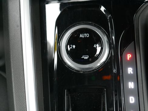 Certified 2023 Chevrolet Colorado W/T image 24