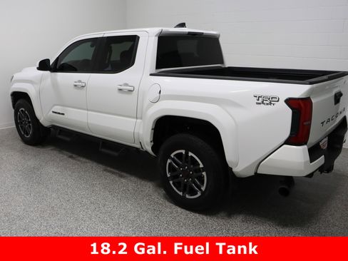 Used 2024 Toyota Tacoma TRD Sport image 9