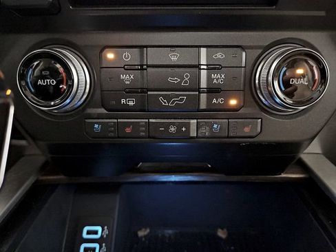 Used 2018 Ford F150 Lariat w/ Equipment Group 502A Luxury image 17