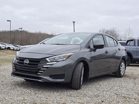 Used 2025 Nissan Versa S w/ Trunk Package image 9