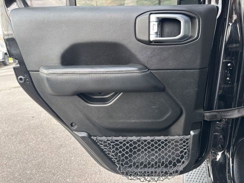 Used 2020 Jeep Wrangler Unlimited Sahara w/ Cold Weather Group image 19