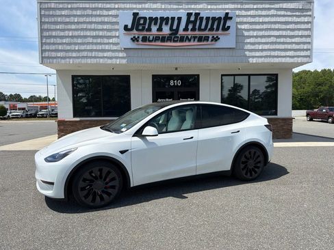 Used 2023 Tesla Model Y Performance AWD/4WD image 1