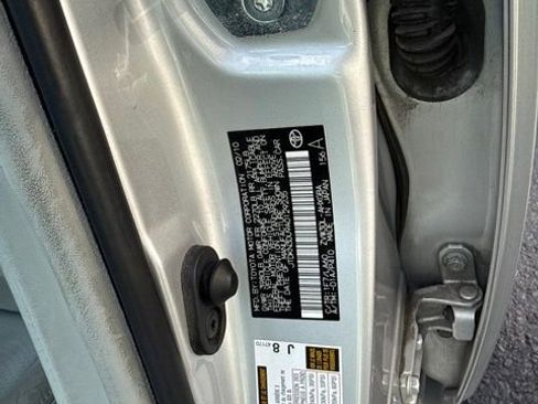 Used 2010 Toyota Prius Five FWD image 16