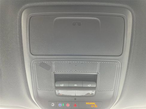 New 2026 Chevrolet Traverse LT w/ Sun and Wheel Package image 24