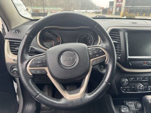 Used 2016 Jeep Cherokee Limited AWD/4WD image 17