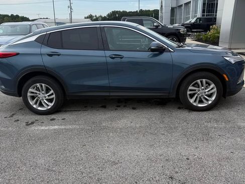 Used 2025 Buick Envista Preferred w/ Convenience I Package FWD image 5