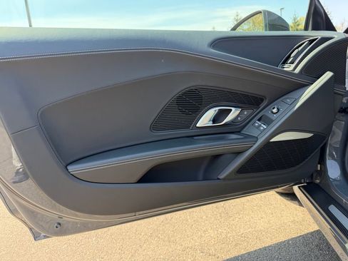 Used 2017 Audi R8 V10 plus AWD/4WD image 13