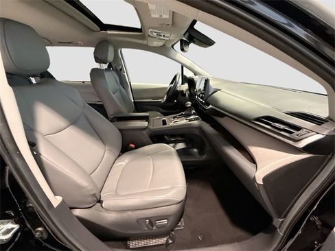 Certified 2024 Toyota Sienna XLE image 22