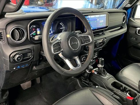 Used 2024 Jeep Wrangler Unlimited Sahara w/ Technology Group AWD/4WD image 13