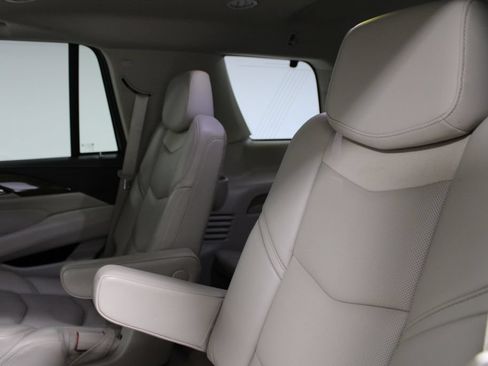 Used 2020 Cadillac Escalade Premium Luxury AWD/4WD image 19