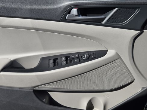 Used 2018 Hyundai Tucson SEL FWD image 18