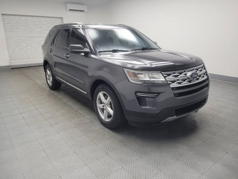 Used 2019 Ford Explorer XLT FWD image 11