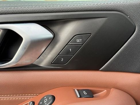 Used 2023 BMW X5 xDrive45e image 16