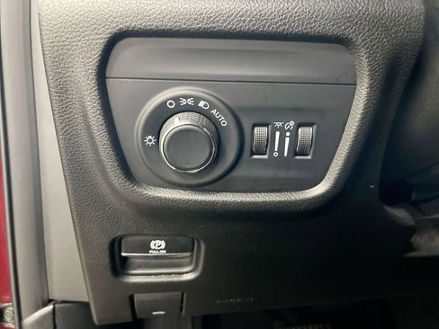 Used 2021 Jeep Grand Cherokee L Laredo image 18