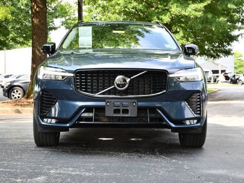 Used 2023 Volvo XC60 B5 Plus AWD/4WD image 2
