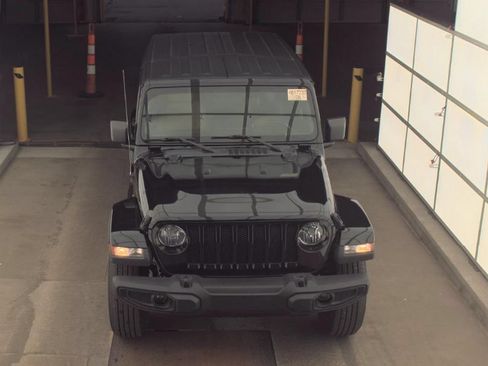 Used 2021 Jeep Wrangler Unlimited Sahara AWD/4WD image 2