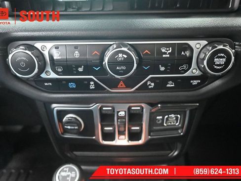 Used 2024 Jeep Wrangler High Altitude AWD/4WD image 19