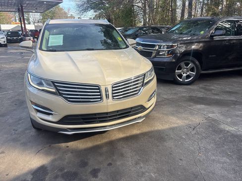 Used 2018 Lincoln MKC Select image 3