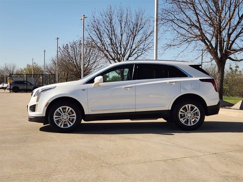 Used 2023 Cadillac XT5 Luxury w/ LPO, Floor Liner Package image 4