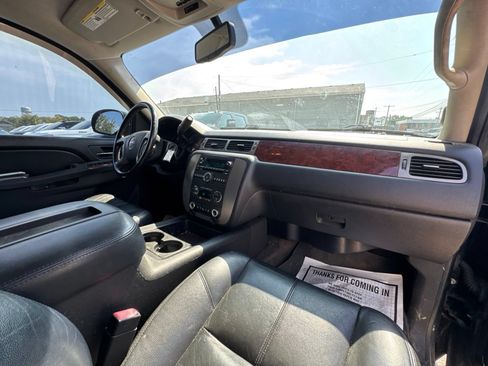 Used 2013 GMC Yukon XL SLT AWD/4WD image 28