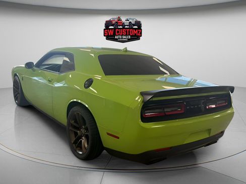 Used 2019 Dodge Challenger SRT Hellcat Redeye image 8