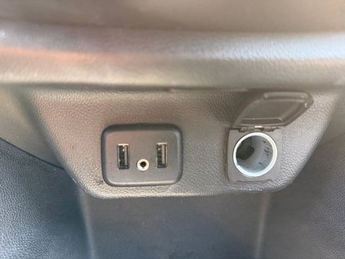 Used 2023 Chevrolet Traverse LT image 31