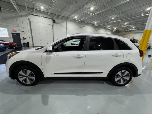 Used 2019 Kia Niro LX image 4