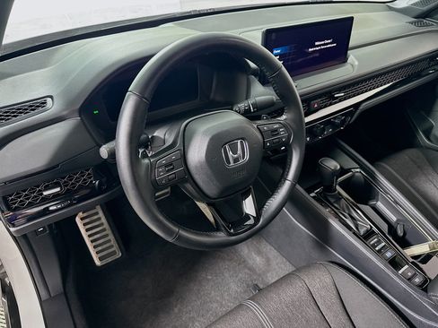 Used 2023 Honda Accord Sport image 11