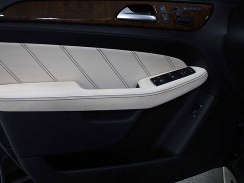 Used 2014 Mercedes-Benz ML 63 AMG 4MATIC image 16