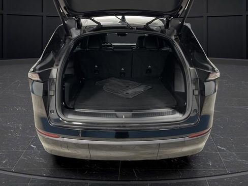 Used 2024 Jeep Wagoneer Launch Edition image 16