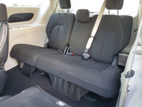 Used 2023 Chrysler Voyager LX FWD image 12