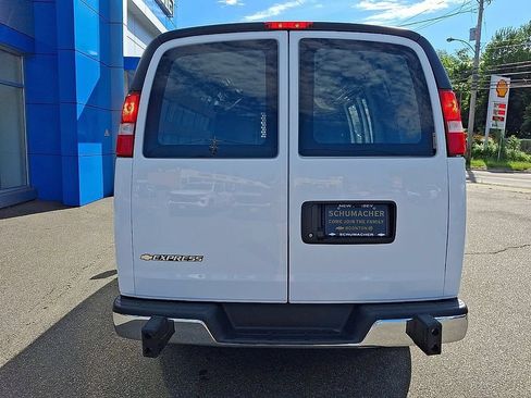 Used 2024 Chevrolet Express 2500 w/ Driver Convenience Package RWD image 6