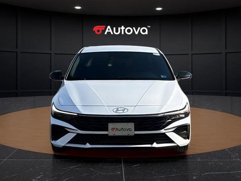 Used 2025 Hyundai Elantra Sport FWD image 8